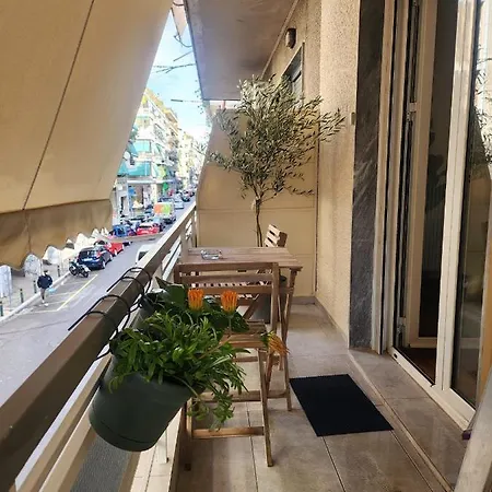 Apartment Newly Renovated 7 Min Walk From Acropolis Athens
