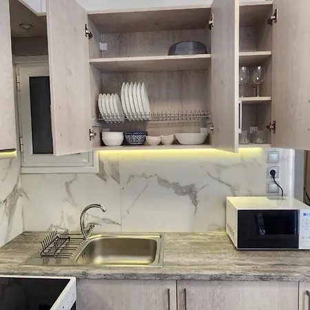Newly Renovated 7 Min Walk From Acropolis