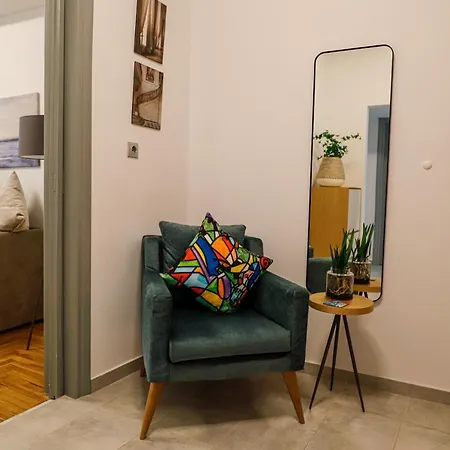 Apartment Newly Renovated 7 Min Walk From Acropolis Athens