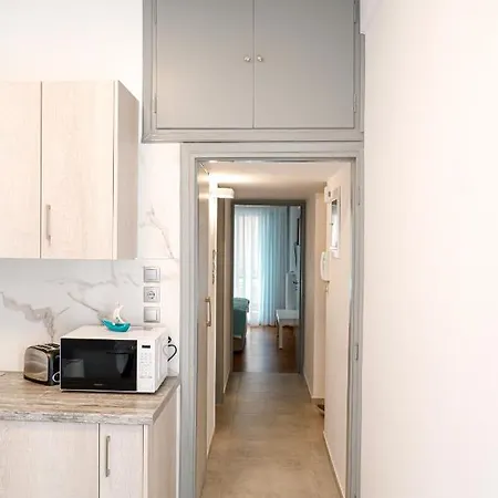 Newly Renovated 7 Min Walk From Acropolis * Athens
