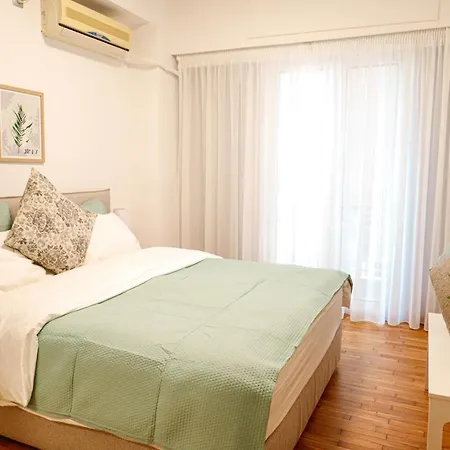 Newly Renovated 7 Min Walk From Acropolis * Athens