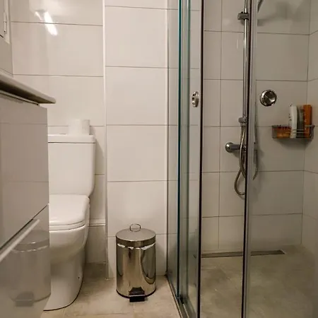 Newly Renovated 7 Min Walk From Acropolis Athens