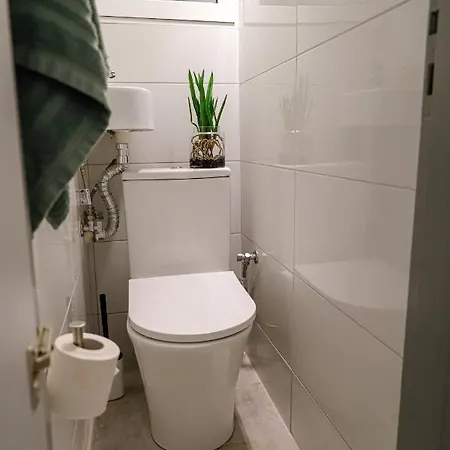 Apartment Newly Renovated 7 Min Walk From Acropolis Athens