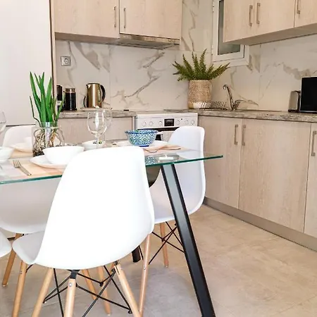 Newly Renovated 7 Min Walk From Acropolis Athens