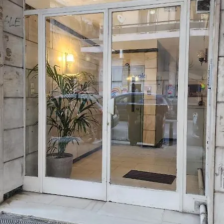 Apartment Newly Renovated 7 Min Walk From Acropolis *